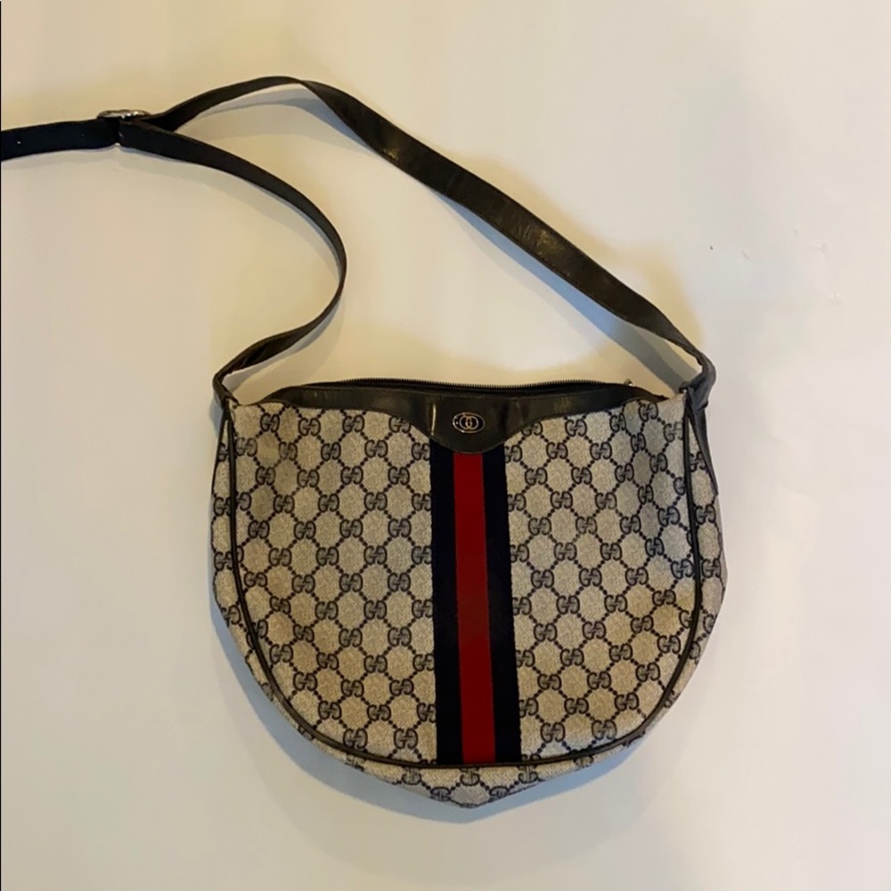 Authentic Gucci shoulder bag